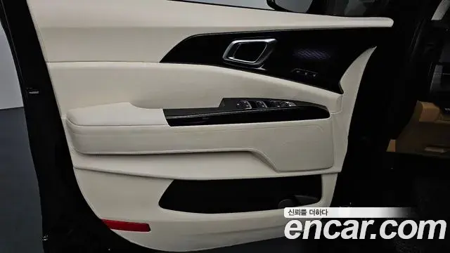 Kia Carnival 2022 — Photo 30/33
