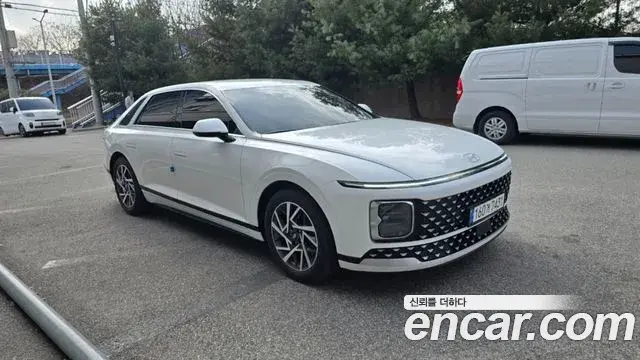 Hyundai Grandeur Hybrid 2023 — ფოტო 11/20