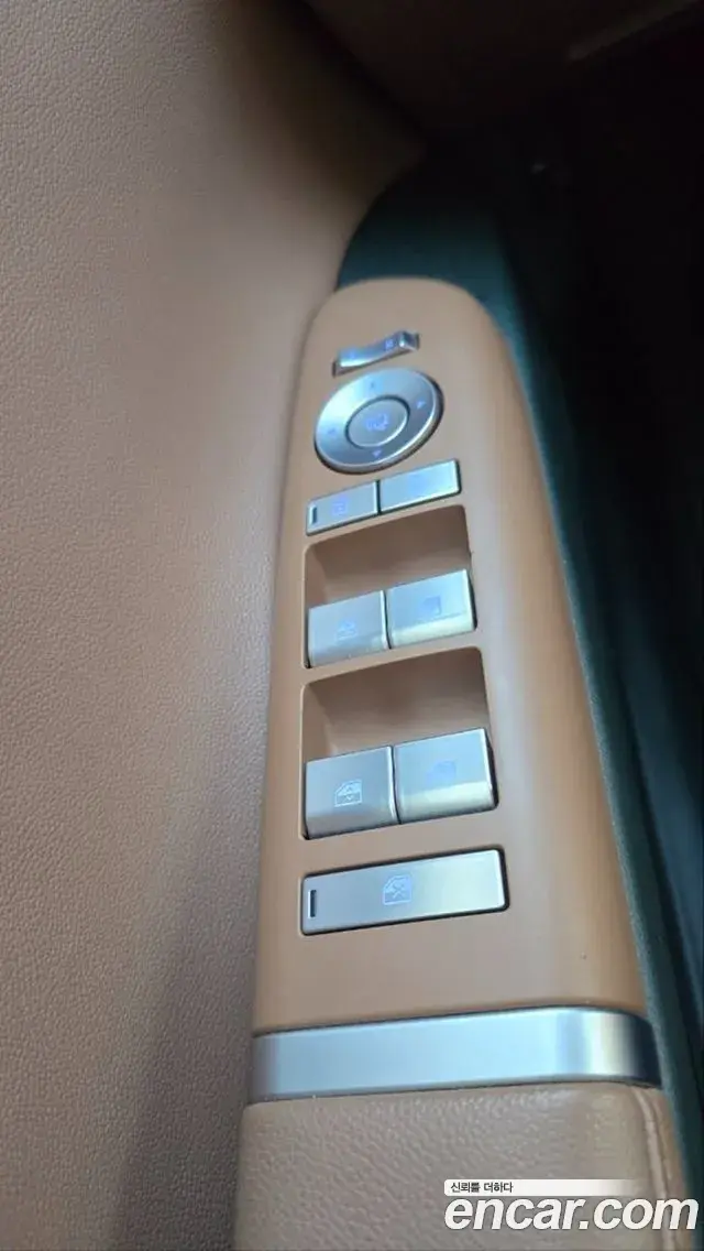 Hyundai Grandeur Hybrid 2023 — ფოტო 8/20