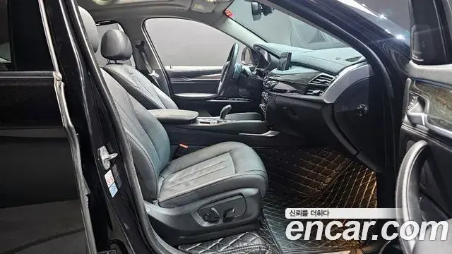 BMW X6 2018 — ფოტო 25/30