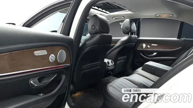 Mercedes-Benz E-Class 2018 — Фото 7/20
