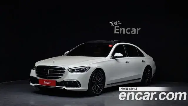 Mercedes-Benz S-Class 2022 — Photo 16/33