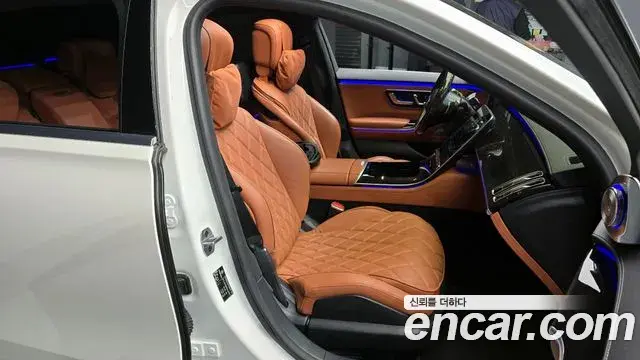 Mercedes-Benz S-Class 2022 — Photo 12/33