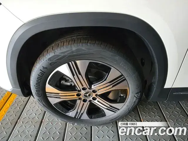 Mercedes-Benz EQA 2025 — Photo 3/4