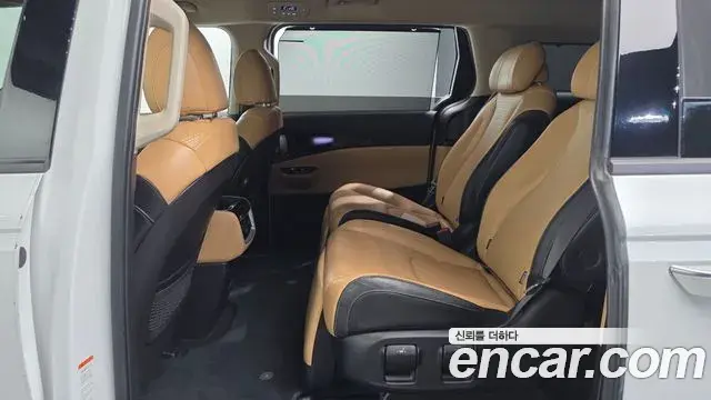 Kia Carnival 2023 — Фото 12/20