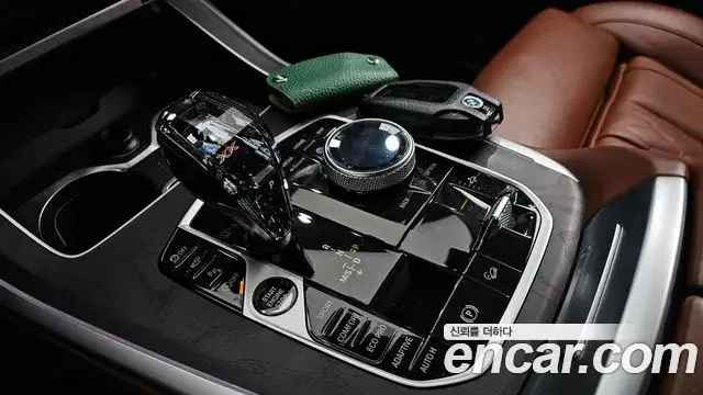 BMW X7 2020 — ფოტო 13/20
