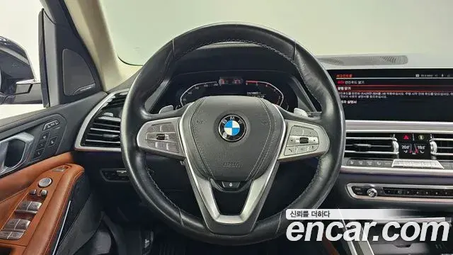 BMW X7 2020 — ფოტო 14/20