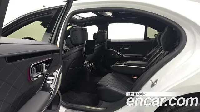 Mercedes-Benz S-Class 2024 — Photo 34/35