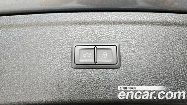 Audi Q5 2020 — Şəkil 20/32