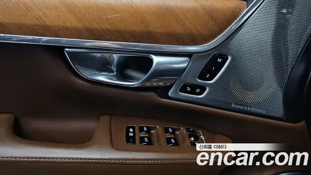 Volvo S90 2018 — Photo 18/20