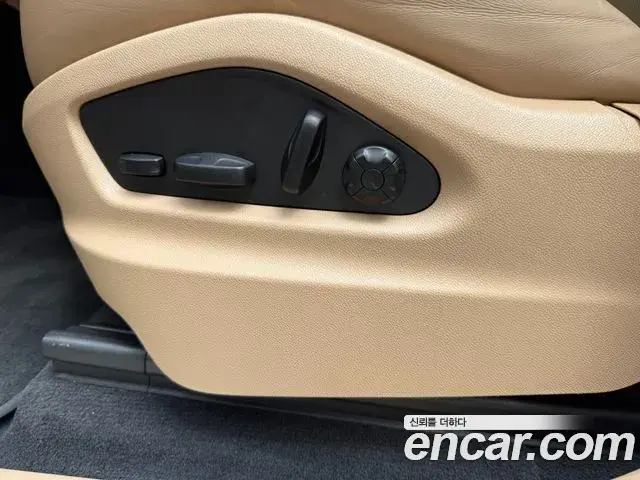 Porsche Cayenne 2023 — Şəkil 10/17