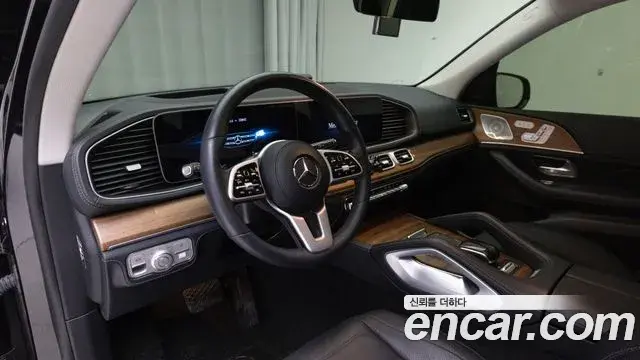 Mercedes-Benz GLE-Class 2021 — ფოტო 20/20