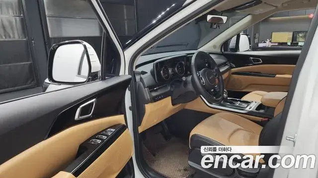 Kia Carnival 2022 — Фото 8/20