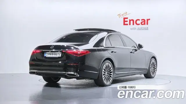 Mercedes-Benz S-Class 2021 — Photo 2/20