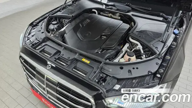 Mercedes-Benz S-Class 2021 — Photo 6/20