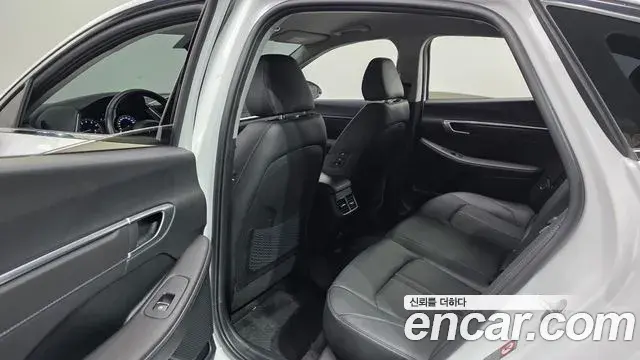 Hyundai Sonata Hybrid 2023 — ფოტო 9/20