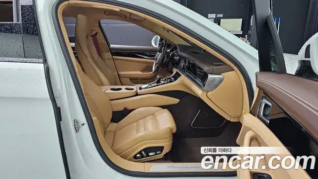 Porsche Panamera 2018 — ფოტო 8/20