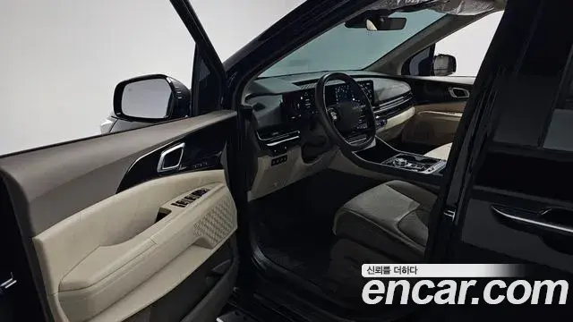 Kia Carnival 2024 — ფოტო 29/36