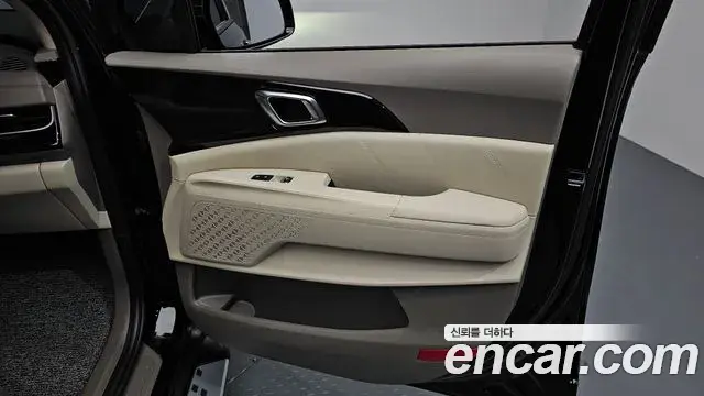 Kia Carnival 2024 — ფოტო 25/36