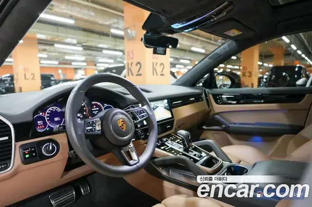 Porsche Cayenne 2021 — Photo 15/20