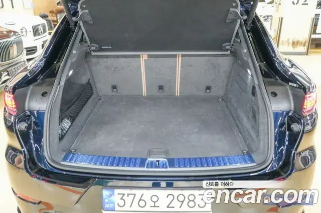 Porsche Cayenne 2021 — Photo 6/20
