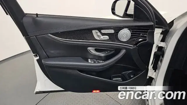 Mercedes-Benz E-Class 2020 — Şəkil 10/36