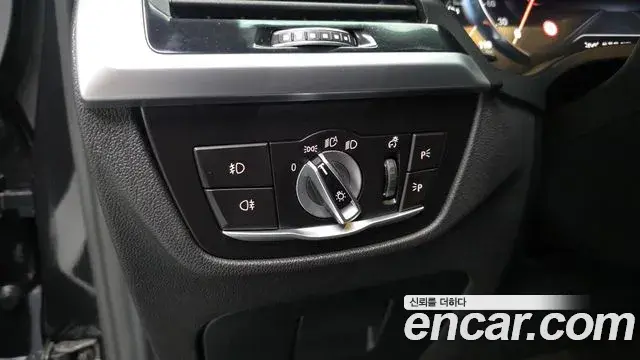 BMW X3 2018 — Şəkil 9/30