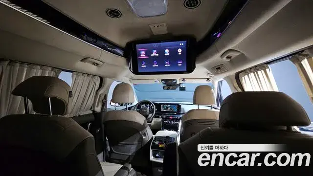 Kia Carnival 2021 — Фото 18/20
