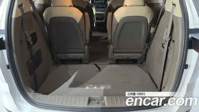 Kia Carnival 2021 — Şəkil 18/31