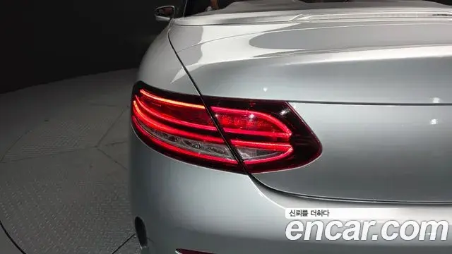 Mercedes-Benz C-Class 2019 — ფოტო 8/32