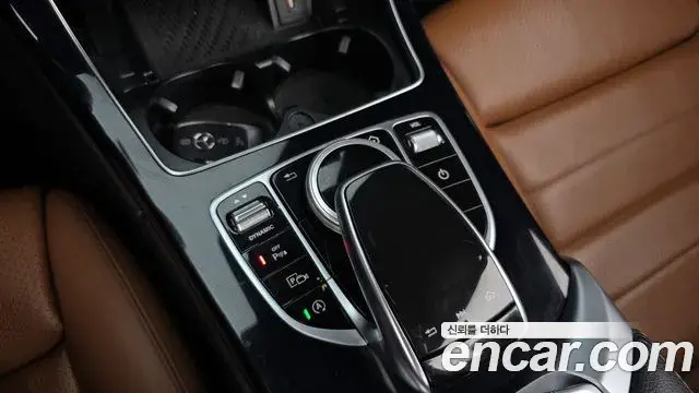 Mercedes-Benz C-Class 2019 — ფოტო 11/32