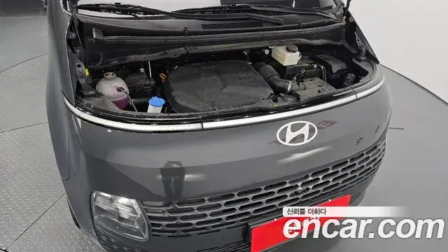 Hyundai Staria 2025 — Photo 6/20