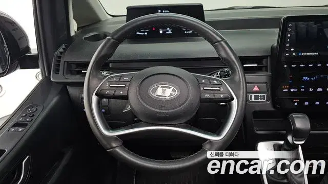 Hyundai Staria 2025 — Photo 13/20