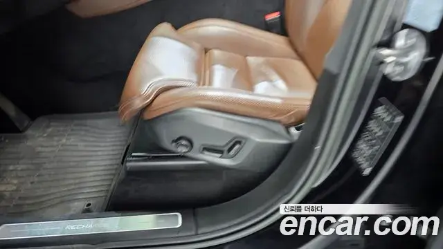 Volvo XC90 2022 — ფოტო 24/37
