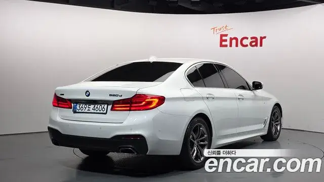 BMW 5 Series 2019 — ფოტო 18/20