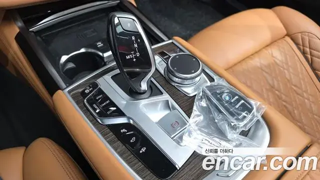 BMW 7 Series 2019 — Фото 9/20