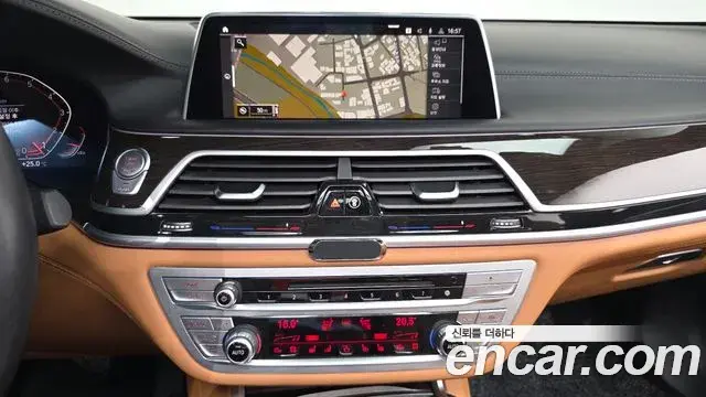 BMW 7 Series 2019 — Фото 14/20