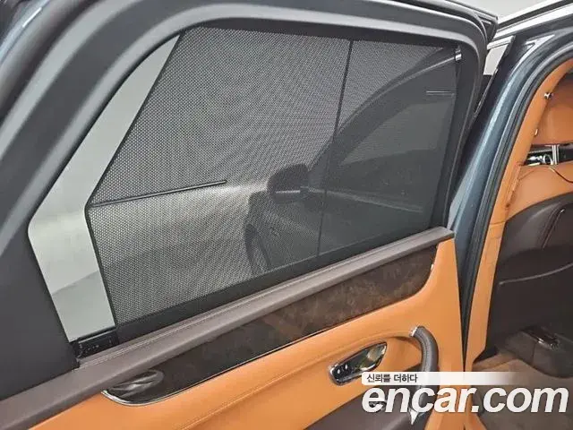Bentley Bentayga 2019 — Photo 14/18