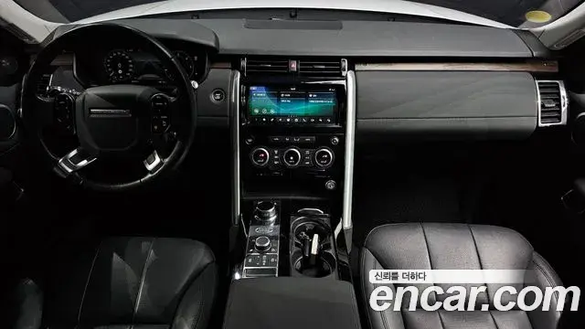 Land Rover Discovery 5 2019 — Şəkil 11/20