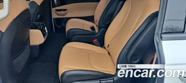 Kia Carnival 2021 — Photo 19/20