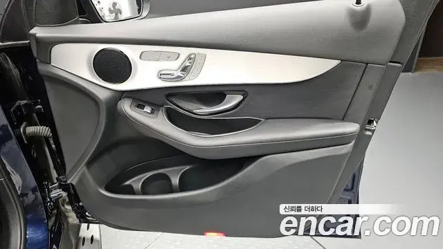 Mercedes-Benz GLC-Class 2018 — Photo 4/30