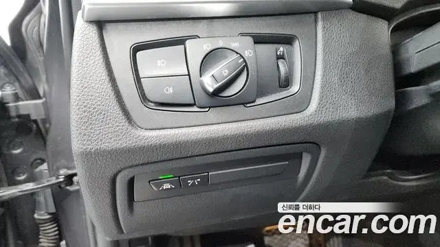 BMW 3 Series 2018 — Şəkil 2/32