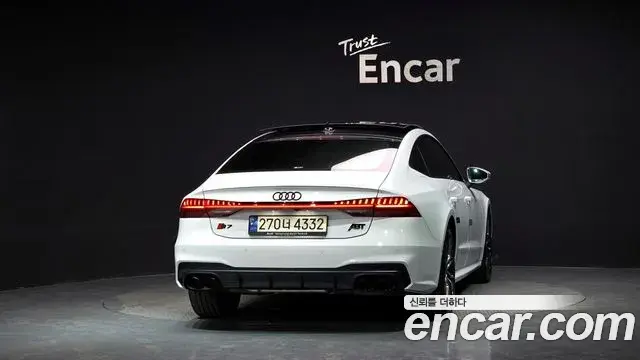 Audi A7 2021 — ფოტო 4/20