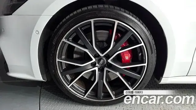 Audi A7 2021 — ფოტო 5/20
