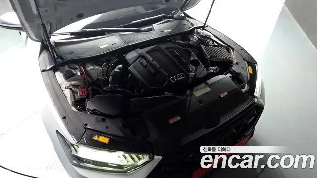 Audi A7 2021 — ფოტო 6/20
