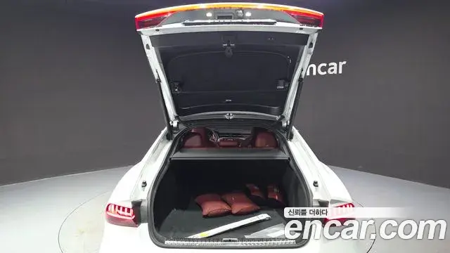 Audi A7 2021 — ფოტო 17/20
