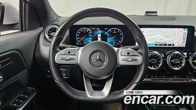Mercedes-Benz GLA-Class 2021 — Фото 12/20
