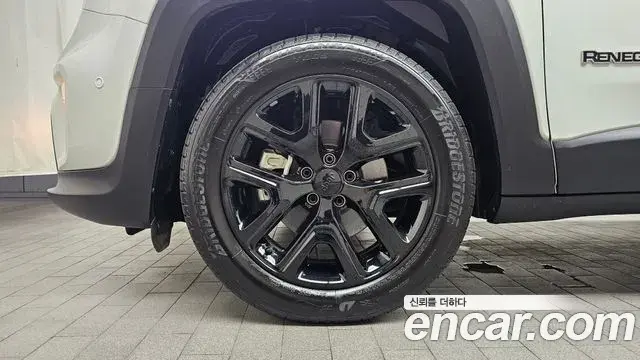 Jeep Renegade 2022 — Photo 12/31