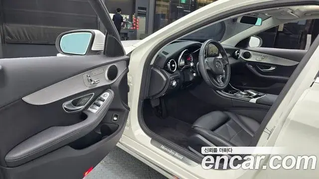 Mercedes-Benz C-Class 2018 — Фото 10/20