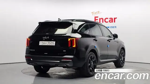 Kia Sorento 2024 — Фото 2/20
